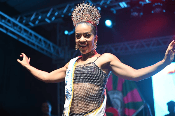 Lançamento do Carnaval 2026 anima Praça da Revolução na noite de sábado em Rio Branco; veja fotos