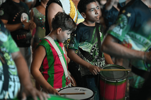 Lançamento do Carnaval 2026 anima Praça da Revolução na noite de sábado em Rio Branco; veja fotos