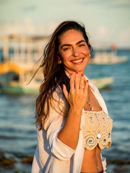 Jarude aproveita cenário paradisíaco das férias para pedir Ana Paula em casamento