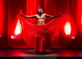 Companhia referência no teatro negro, Grupo dos Dez anuncia apresentação no Acre 5 Cena do espetáculo “Madame Satã”, do Grupo dos Dez - Foto: Guto Muniz