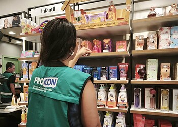 Procon fiscaliza mais de 50 estabelecimentos e emite autos durante ações de dezembro no Acre 2 Foto: Rosi Sabóia/Ipem