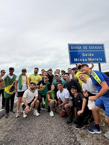 Senador Márcio Bittar adere à "Caminhada pela Liberdade" liderada por Nikolas Ferreira