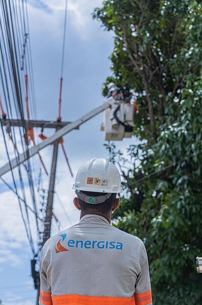 Energisa realizou mais de 54,6 mil podas preventivas em 2025 para reduzir riscos na rede elétrica