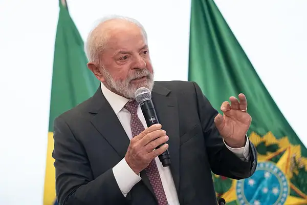 Aos 90 anos do salário mínimo, Lula diz que valor é “muito baixo”