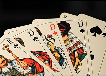 Que presente de Natal escolher para um fã de jogos de cartas