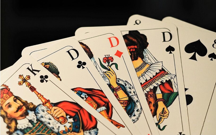 Que presente de Natal escolher para um fã de jogos de cartas