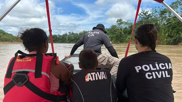 Mulher é resgatada após pedir socorro por áudios em área isolada no Acre