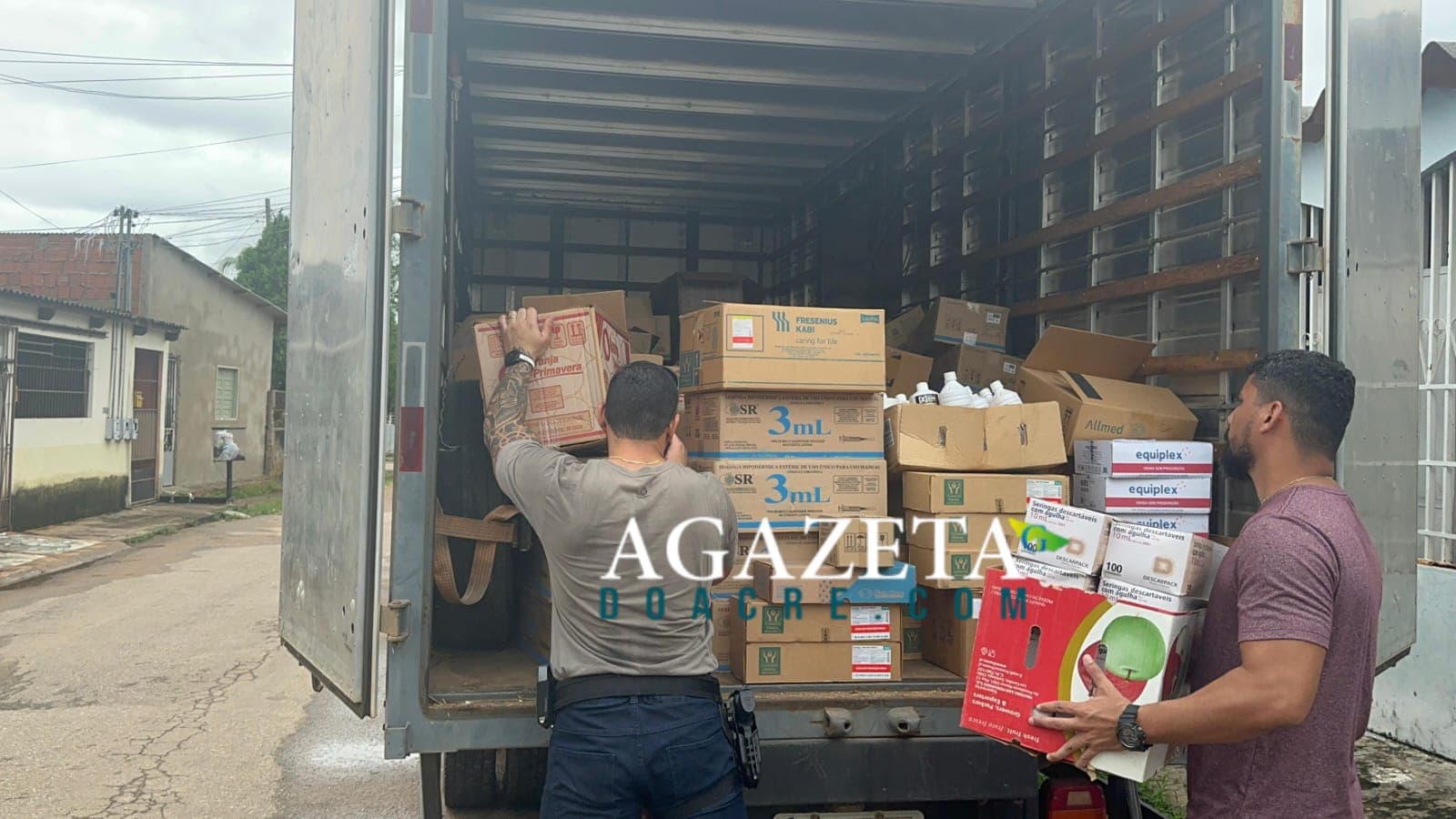 Ex-balconista é preso com medicamentos e equipamentos hospitalares desviados da rede pública no Acre 2 Ex-balconista é preso com medicamentos e equipamentos hospitalares desviados da rede pública no Acre