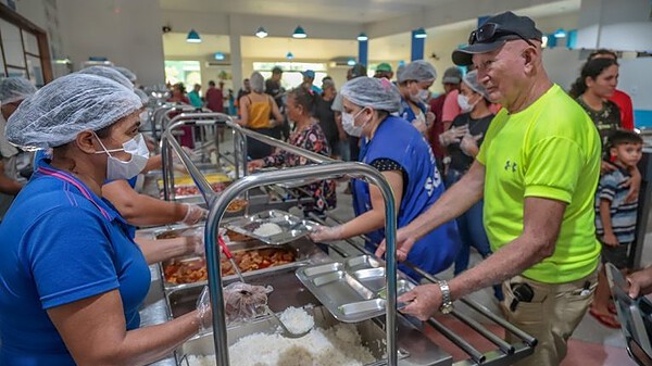 Restaurante Popular volta a atender o público após período alagação