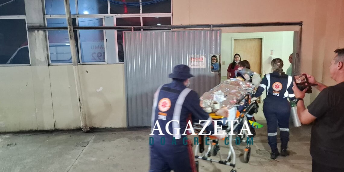 Motociclista colide com fachada de loja e é levado em estado gravissimo ao Pronto-Socorro