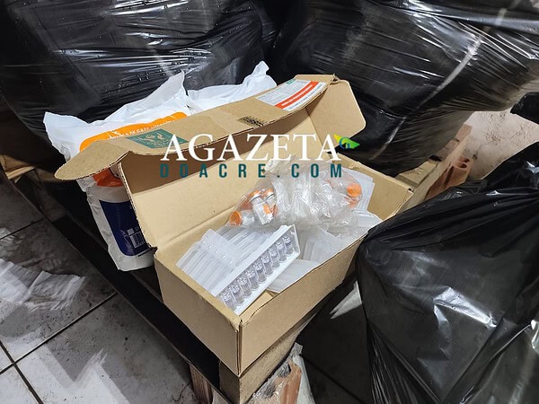 Depósitos clandestinos com medicamentos e kits de hemodiálise são encontrados em Rio Branco