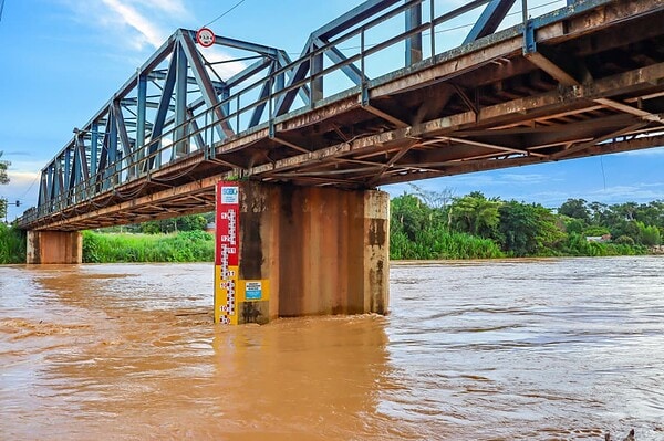 Rio Acre atinge cota de alerta em Brasiléia e município intensifica monitoramento
