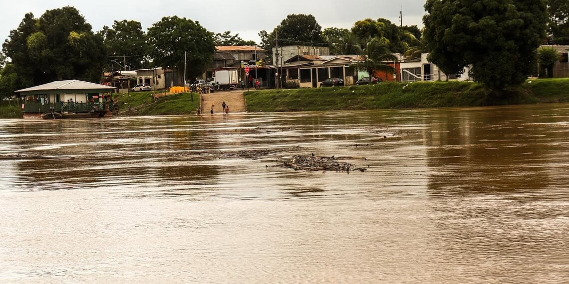 Rio Acre continua avançando e chega a marca de 15,14 metros na capital acreana 1 O Rio Acre já ultrapassou os 15 metros na capital acreana. Foto: Arquivo/Prefeitura