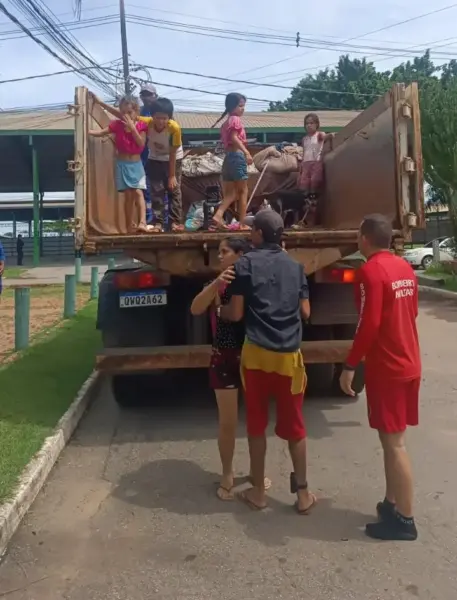 Mais de 2 mil pessoas em 27 bairros de Rio Branco foram afetados pela enchente do Rio Acre