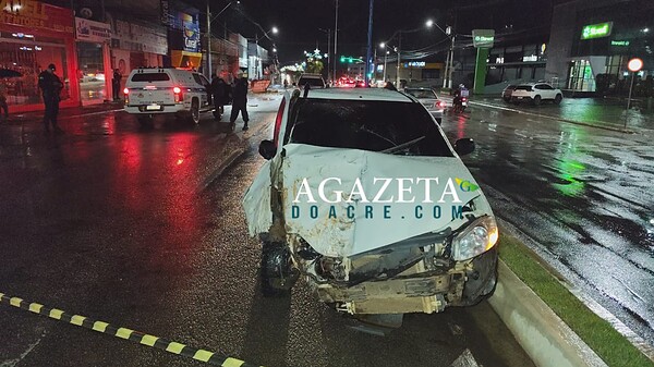 Condutor é preso após sequência de colisões e sinais de embriaguez; veículo fica destruído