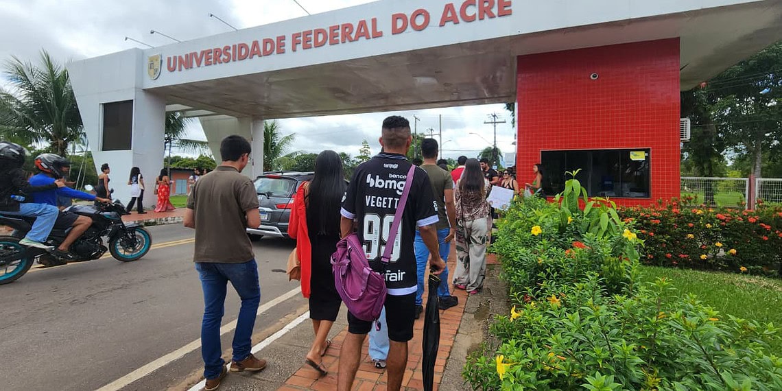 Vestibular de Medicina da Ufac registra 35,2% de abstenção nos dois dias de prova 1 A segunda etapa teve mais de 35% de abstenções. Foto: Juan Diaz