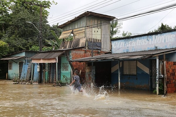 Cheia do Rio Acre atinge 27 bairros de Rio Branco e impacta mais de 3,3 mil pessoas