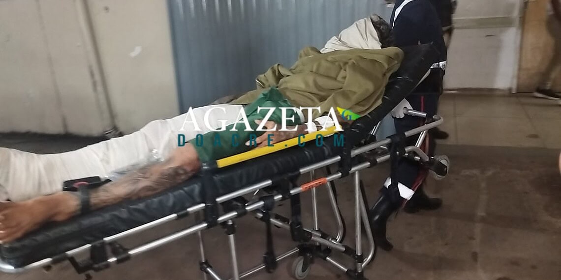 Monitorado por tornozeleira é ferido com tiro após ser chamado no portão na Baixada da Sobral