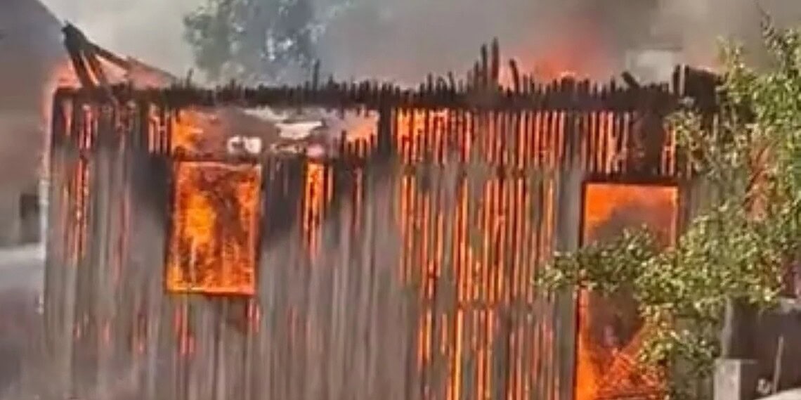 Incêndio destrói casa de casal no Acre e mobiliza campanha solidária 1 Incêndio destrói casa de casal no Acre e mobiliza campanha solidária