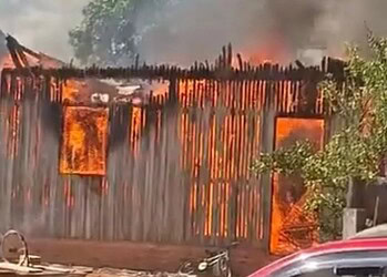 Incêndio destrói casa de casal no Acre e mobiliza campanha solidária