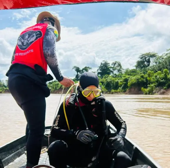 Bombeiros fazem buscas há três dias por indígena desaparecido após naufrágio em rio no Acre
