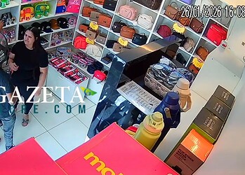 VÍDEO: Dupla armada finge ser cliente e assalta loja em estacionamento de supermercado no Aviário