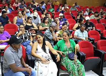 Produtores rurais participam de chamada pública para abastecer escolas do Acre 2 Mais de 50 agricultores participaram da abertura dos envelopes. Foto: Mardilson Gomes/SEE
