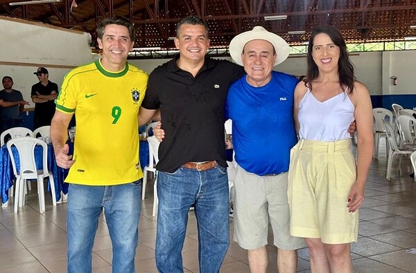 O presidente do Sinjac, Luiz Cordeiro, pilotou um churrasco em homenagem ao prefeito de Rio Branco Tião Bocalom no último sábado, 24