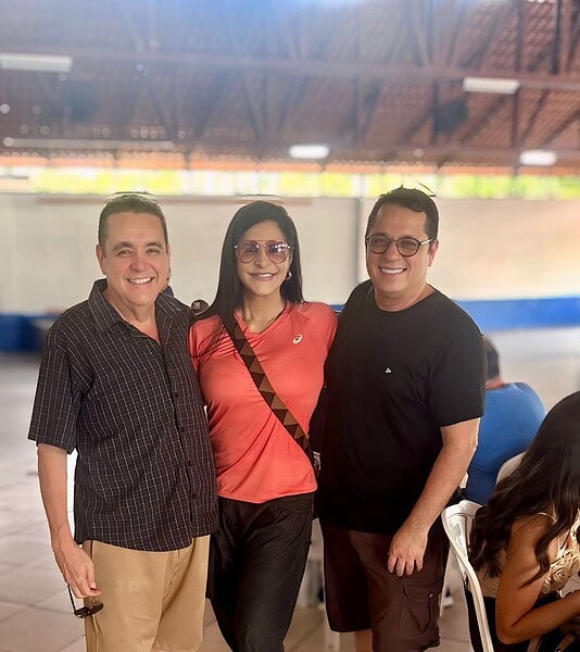 O presidente do Sinjac, Luiz Cordeiro, pilotou um churrasco em homenagem ao prefeito de Rio Branco Tião Bocalom no último sábado, 24