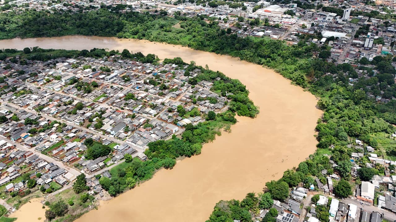 Rio Acre volta a transbordar pela segunda vez em 13 dias e chega a 14,39 metros em Rio Branco