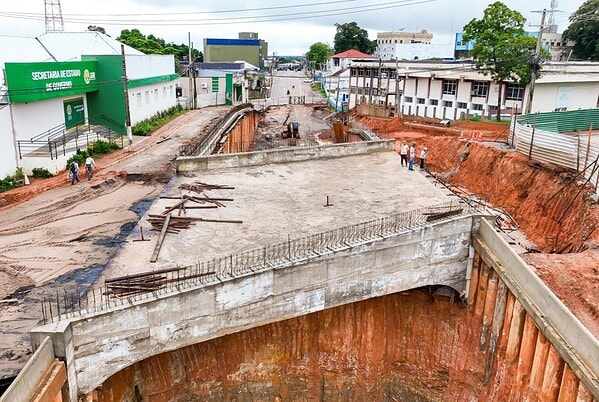 Tráfego da Avenida Getúlio Vargas deve ser liberado até março em Rio Branco