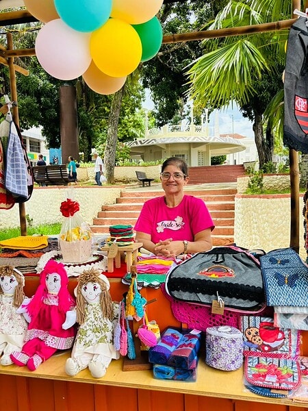 Acreanidade: Feira de Economia Criativa segue com programação cultural e sabores regionais na Praça dos Povos da Floresta