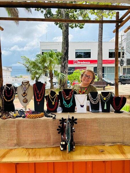 Acreanidade: Feira de Economia Criativa segue com programação cultural e sabores regionais na Praça dos Povos da Floresta