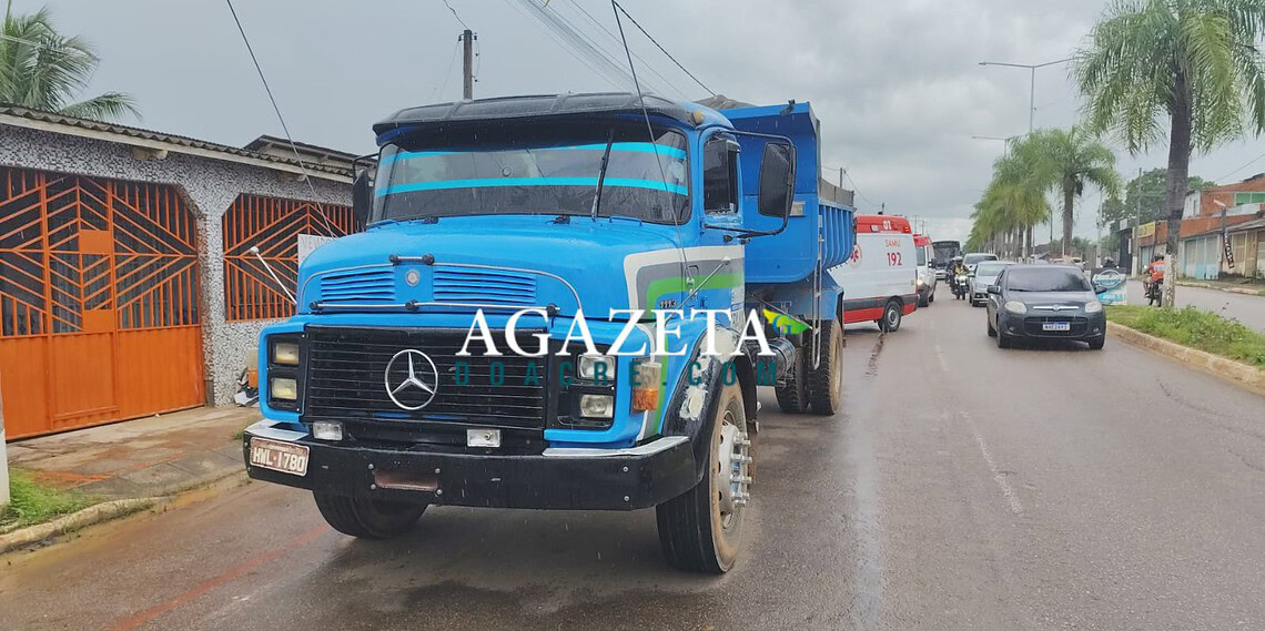 Homem sofre traumatismo craniano após ser atropelado por caminhão a serviço da prefeitura em Rio Branco