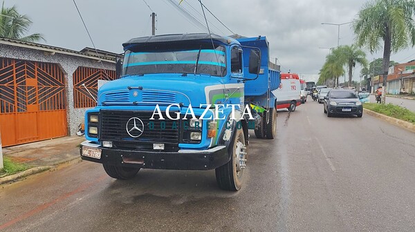 Homem sofre traumatismo craniano após ser atropelado por caminhão a serviço da prefeitura em Rio Branco