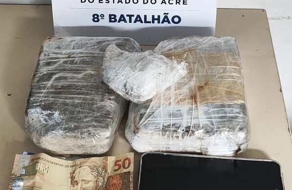 Adolescente é apreendido com cerca de 1 kg de droga na BR-364, entre Rio Branco e Sena Madureira