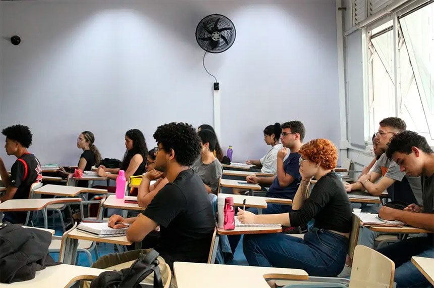 Lei reserva 20% das vagas em concursos e seleções temporárias para pretos, pardos e indígenas em cidade do Acre 1 Fonte: Agência Senado