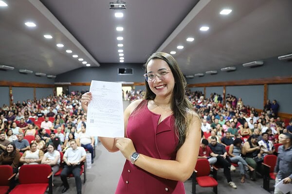 Quase 400 novos professores tomam posse na rede estadual do Acre