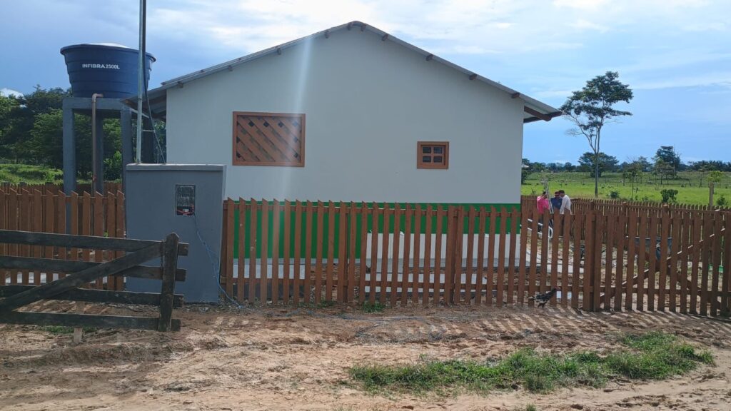 Governo do Acre entrega nova escola no Seringal São Francisco, em Sena Madureira