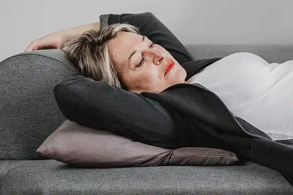 Menopausa pode reduzir a massa cinzenta e afetar o sono, aponta estudo