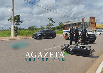 Idoso morre após colisão entre motocicleta e caminhonete na Via Chico Mendes