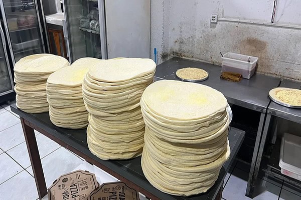Pizzaria faturava R$ 10 mil por dia com venda de comida estragada