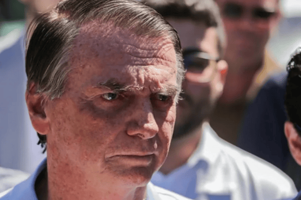 Bolsonaro pede a Moraes autorização para ter Smart TV em prisão na PF