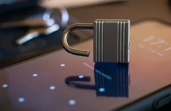 Pesquisador diz ter encontrado 149 milhões de senhas expostas, incluindo contas de Gmail, Instagram e 'gov.br'