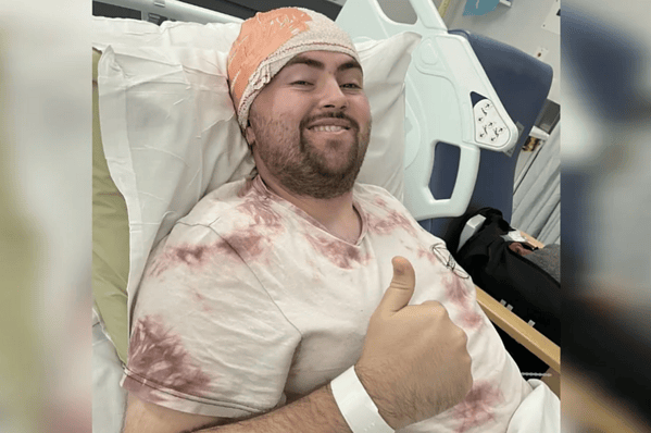 Homem ignora sinais de tumor no cérebro achando ser dor de musculação.