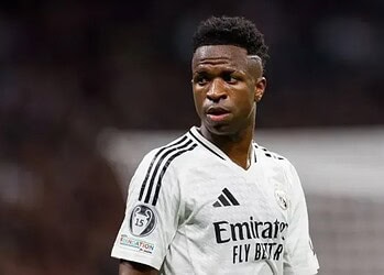 Vini Jr. em ação pelo Real Madrid; jogador será titular no jogo desta quarta (14) pela Copa do Rei  • Divulgação/Real Madrid