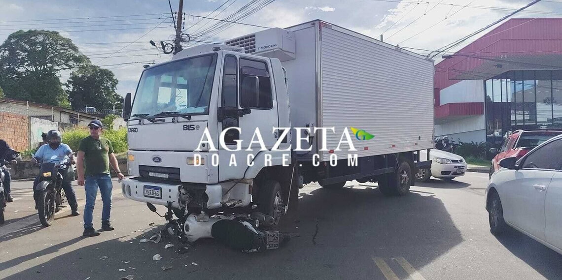 A mulher estava com seu filho na garupa da motocicleta. Foto: A Gazeta do Acre