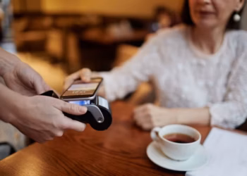 vale-refeição e vale-alimentação — Foto: Freepik