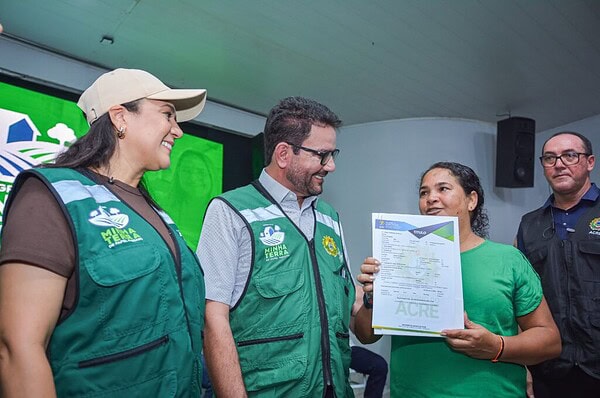 Governo do Acre entrega mais de 380 títulos definitivos em Cruzeiro do Sul