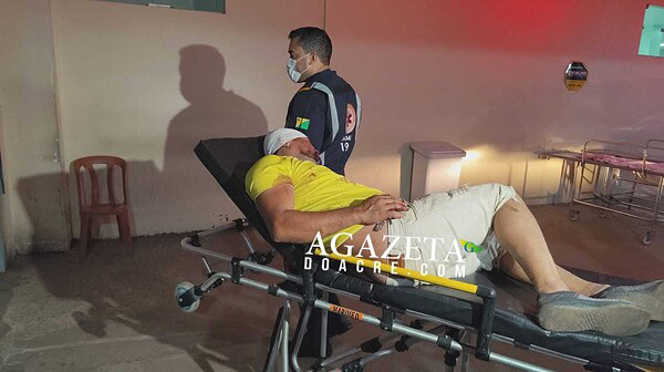 Discussão por ciúmes termina com homem ferido após agressão com perna-manca